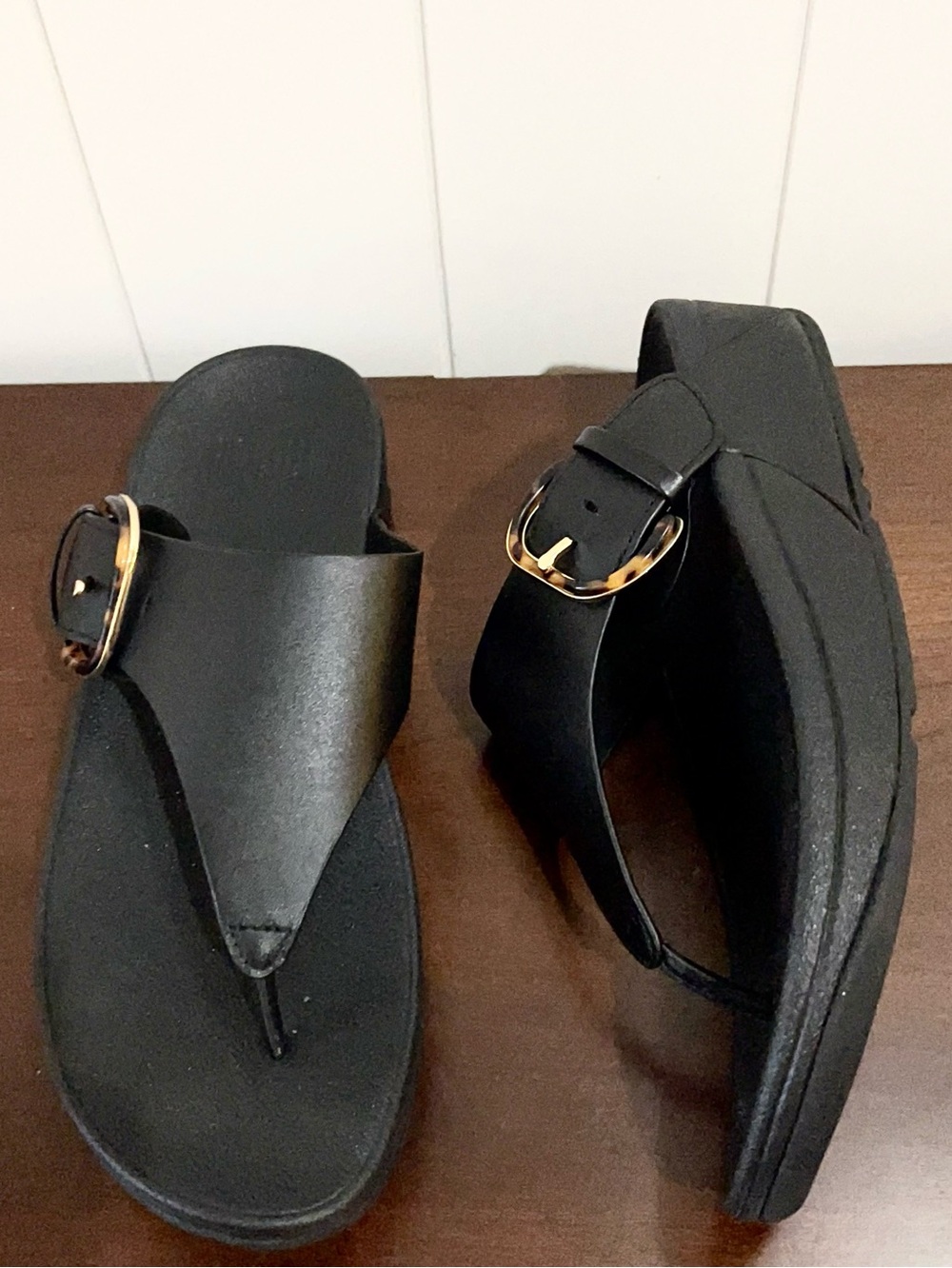 Fitflop Wedge Thong  Sandals Buckle size 9 Black